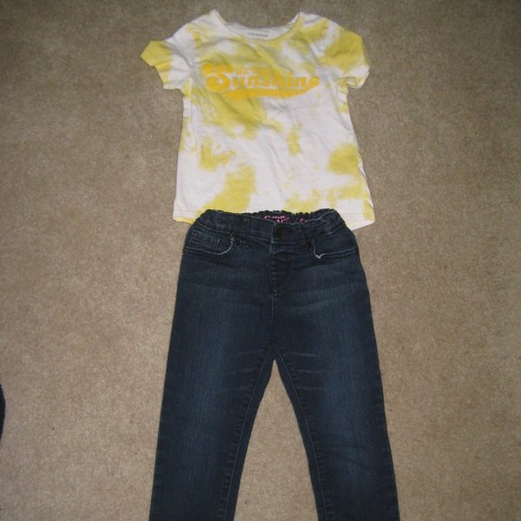 Be The Sunshine bundle, t-shirt & 2 pairs of jeans, 5 - Picture 1 of 2